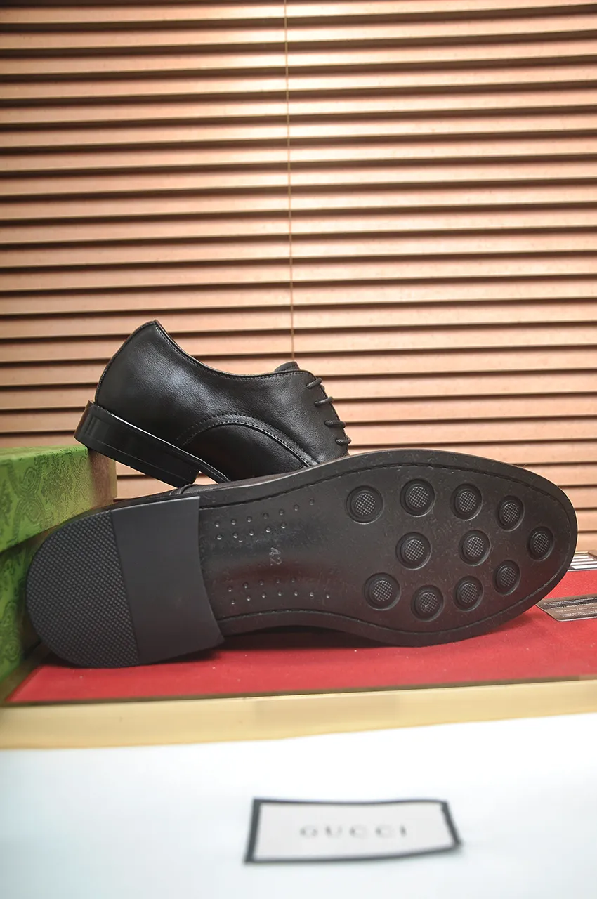 Men's shoes 💰580💶 Brand: GUCCI (Gucci) Standard code: Men's code 38/44 (45 can be customized) Grade: Same as the official website Original quality Material: Original cowhide Water-dyed cowhide lining Original rubber outsole Style category: Men's fashionable casual leather shoes Distinguished big-name luxury elements Top luxury Color: Actual picture